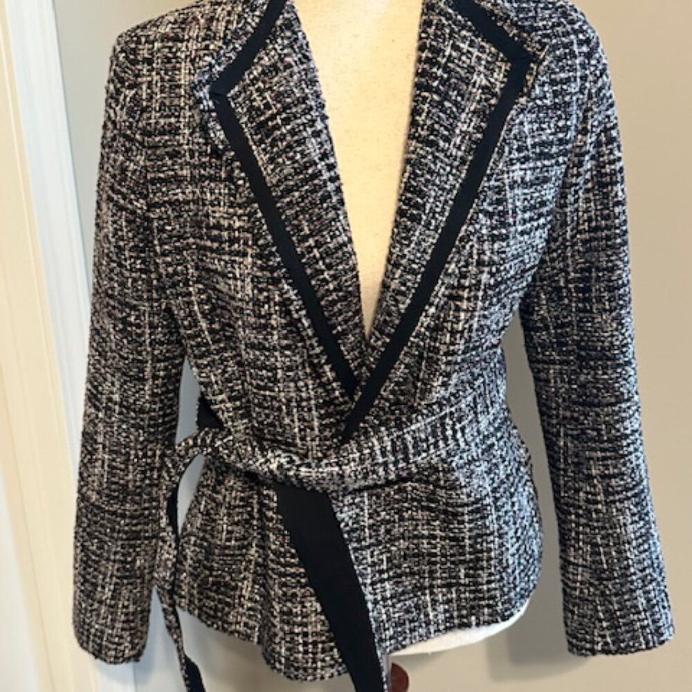 Brand new Banana Republic Jacket, Size XS - Picture 7 of 11